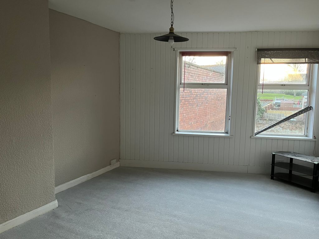 Property photo 3 of 7 Living Room