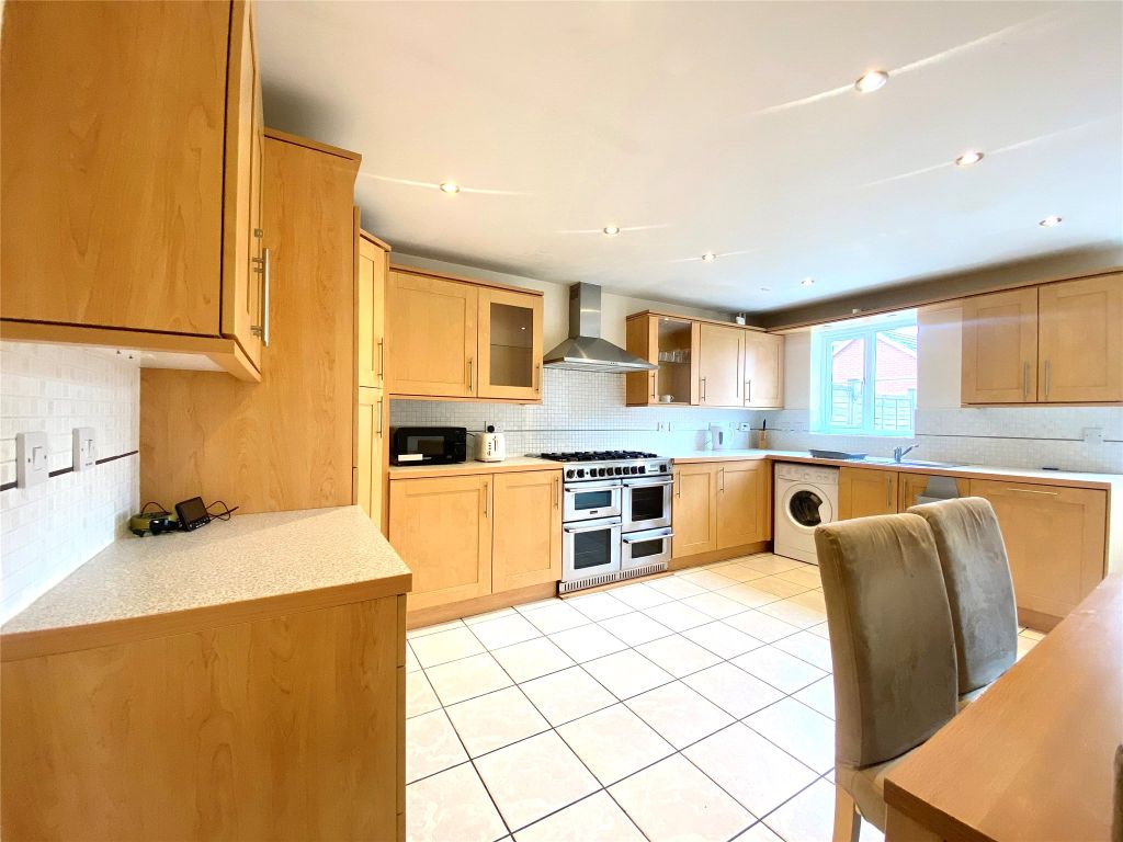 Property photo 2 of 11 Kitchen Area