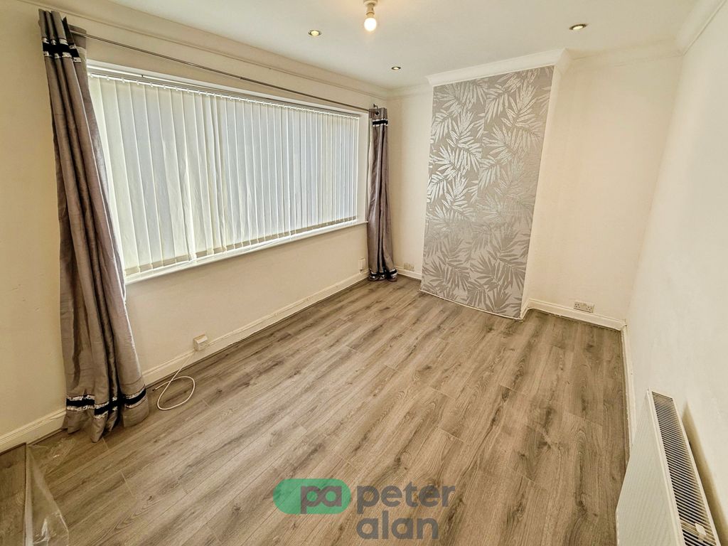 Property photo 3 of 11 Image