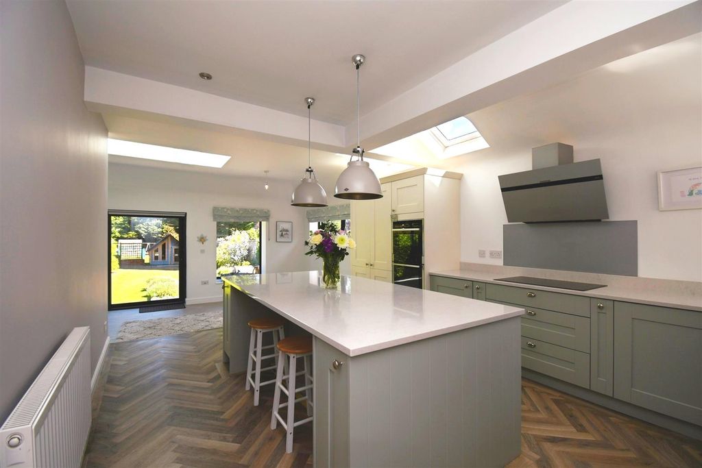 Property photo 2 of 17 Kitchen
