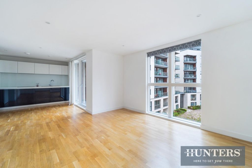 Property photo 3 of 8 Pump House Crescent, 26 (3).Jpg