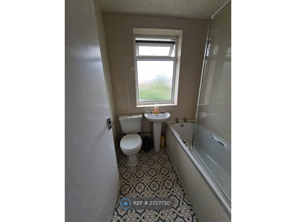 Property photo 3 of 4