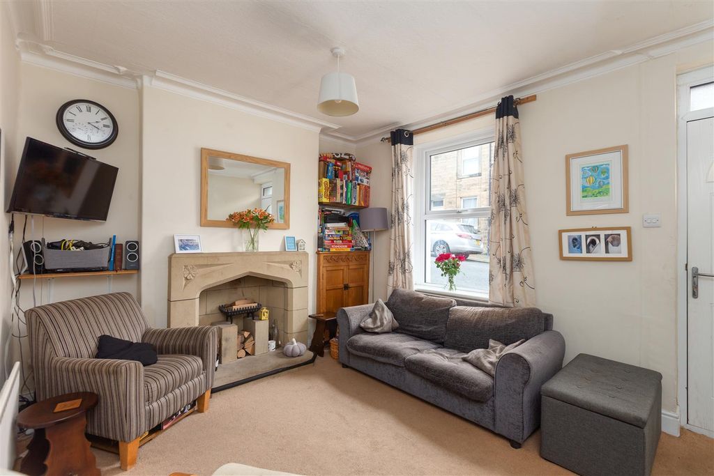 Property photo 2 of 16