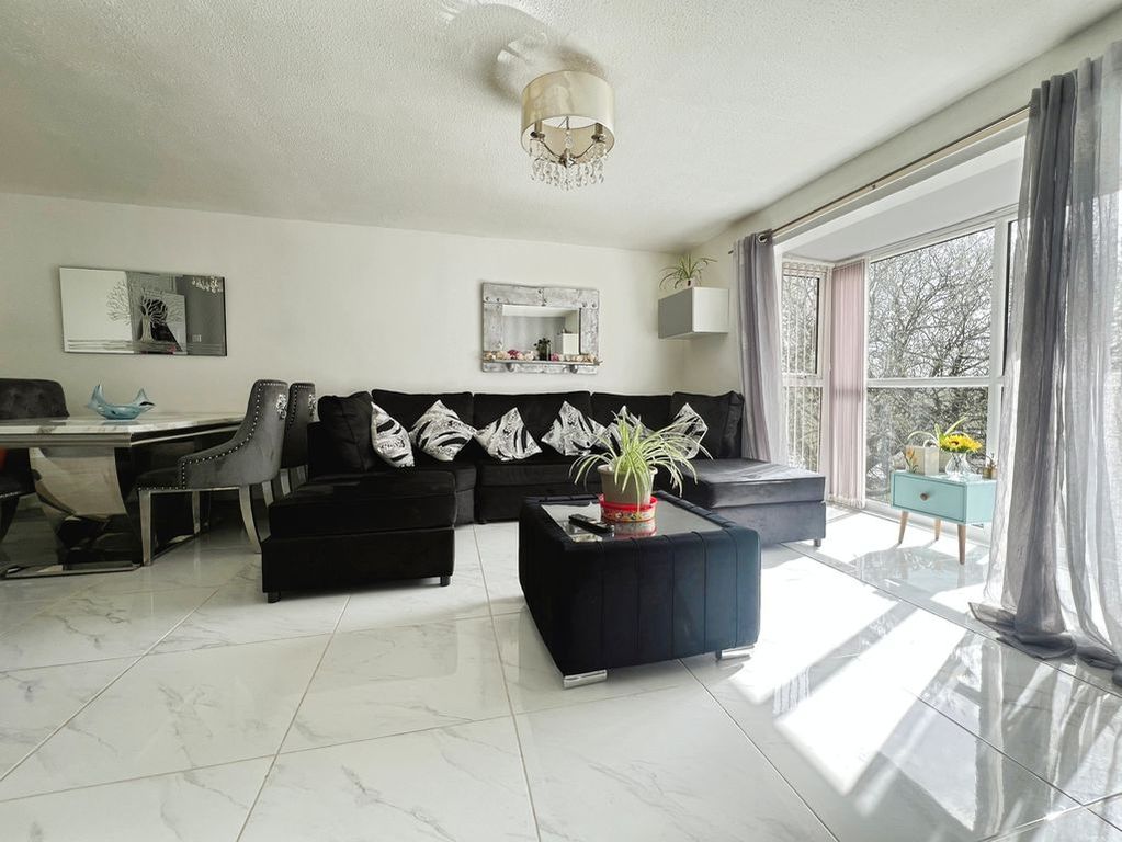 Property photo 2 of 14 Lounge