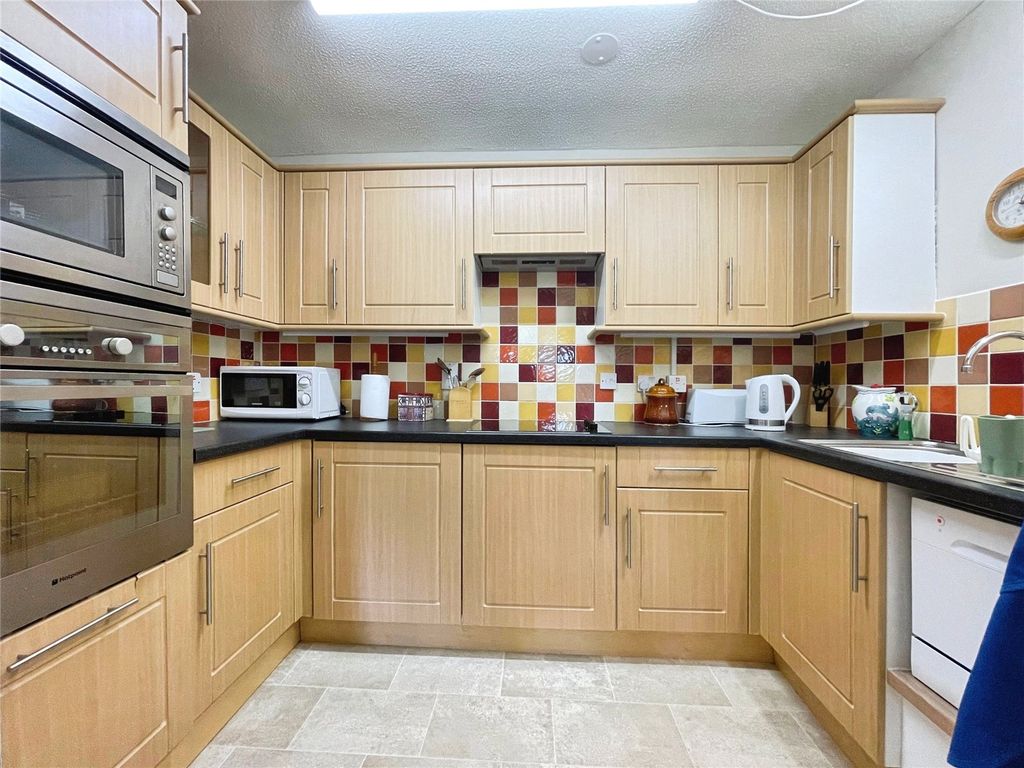 Property photo 3 of 10 Picture No. 12