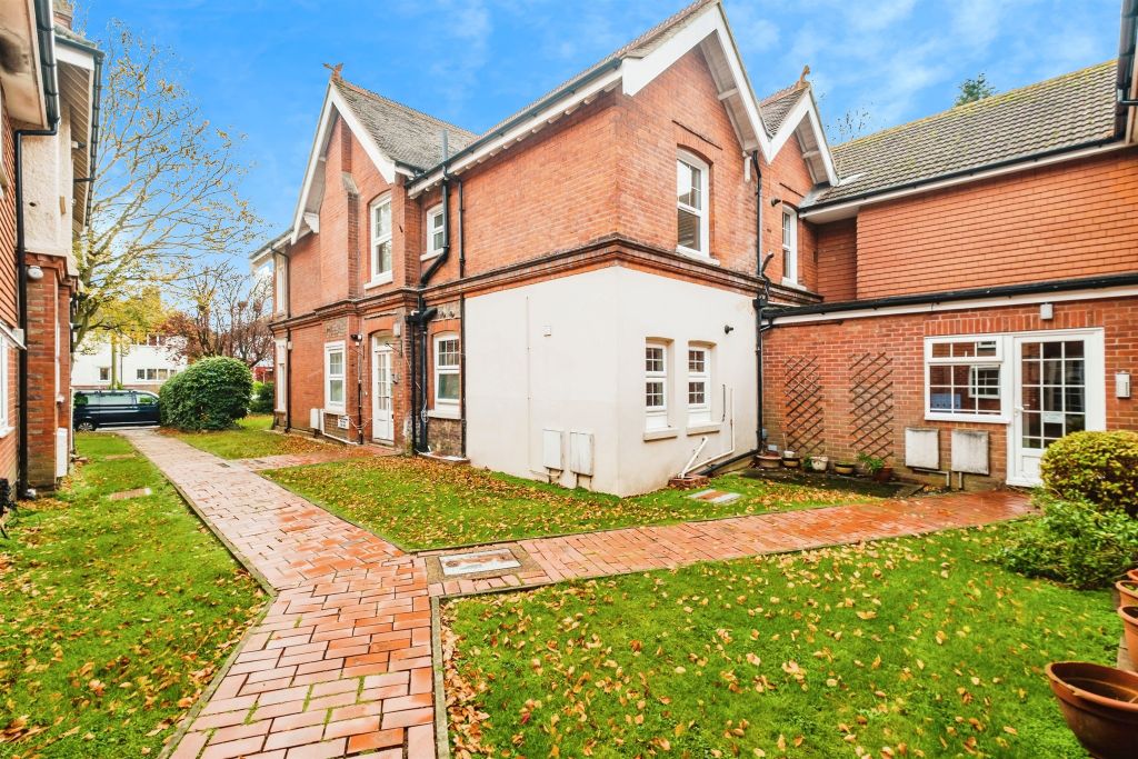 Property photo 1 of 16