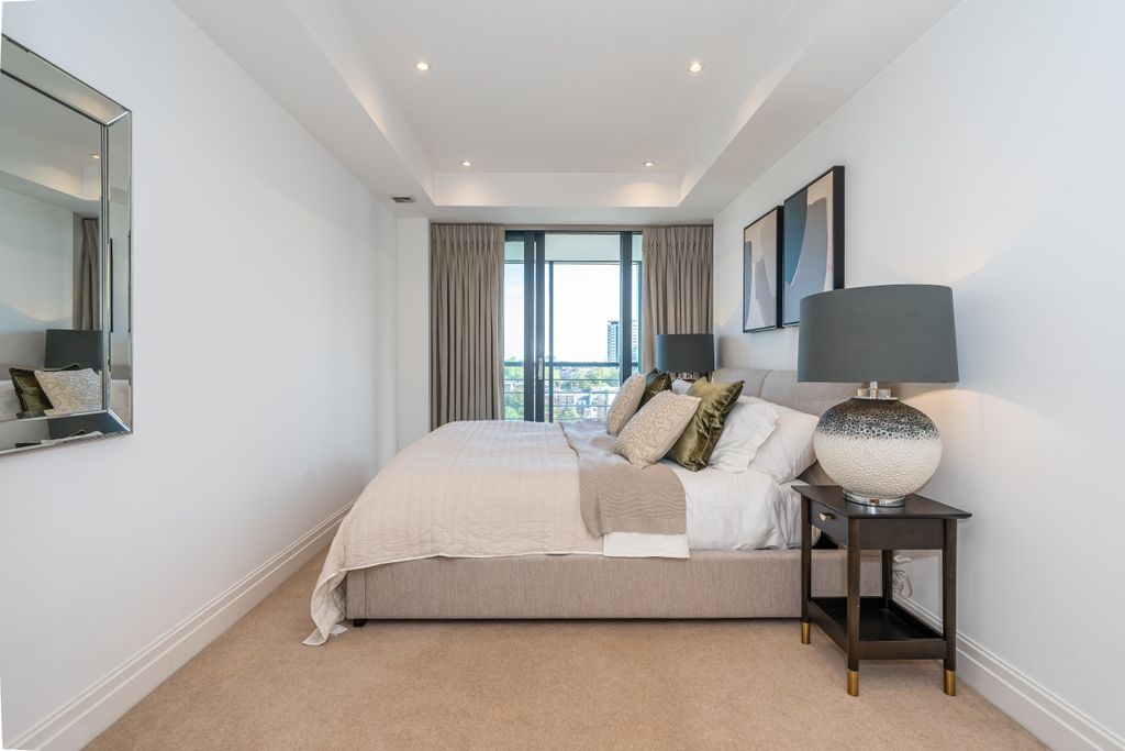 Property photo 2 of 36 72_11_Sheldon_Sq_...