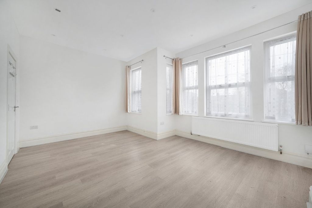Property photo 2 of 12 Picture No. 07