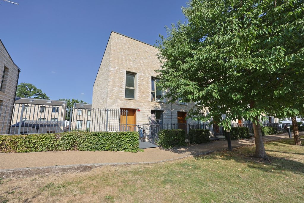 Property photo 1 of 15 4368631