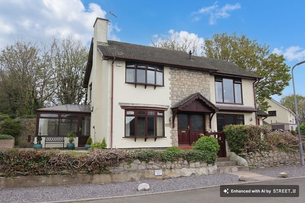 Property photo 1 of 42