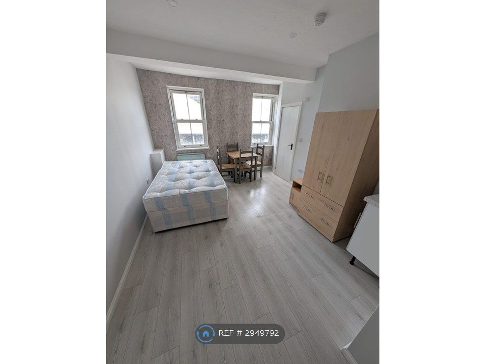 Property photo 1 of 32