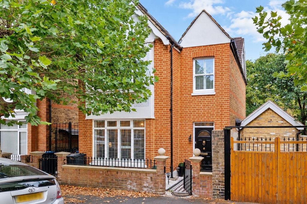 Property photo 1 of 15 External