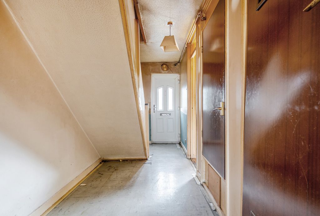 Property photo 2 of 15 Hall