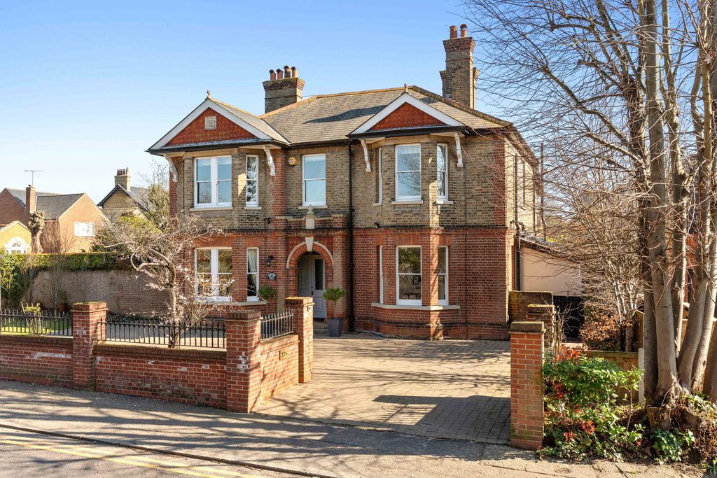 Property photo 1 of 64