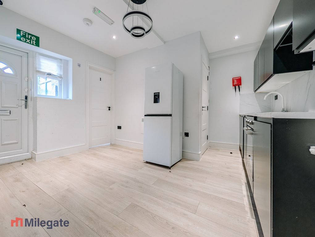 Property photo 3 of 10 Photo 3