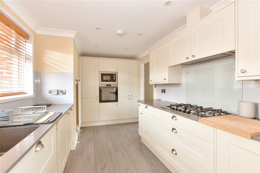 Property photo 2 of 14 Kitchen