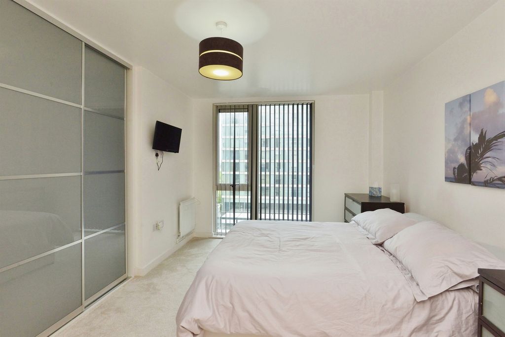 Additional image 7 of 2 bed flat for saleMortimer Square, Milton Keynes MK9