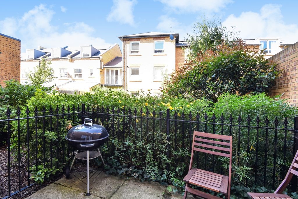 Property photo 2 of 9 5