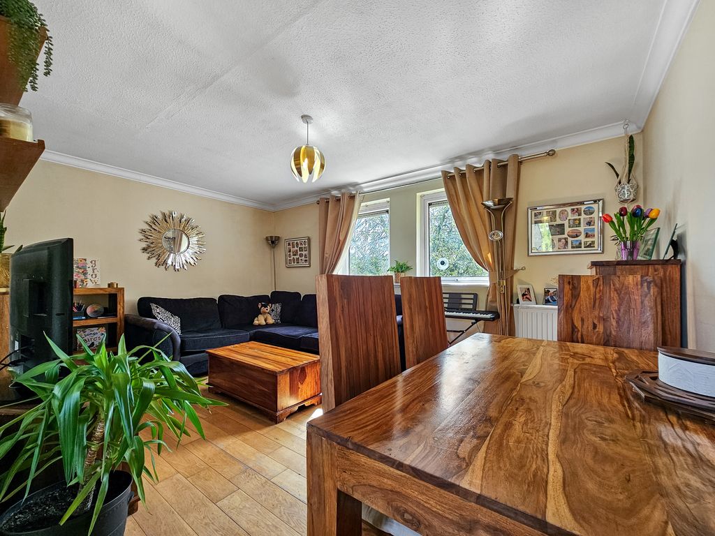 Property photo 3 of 8 20250409111623