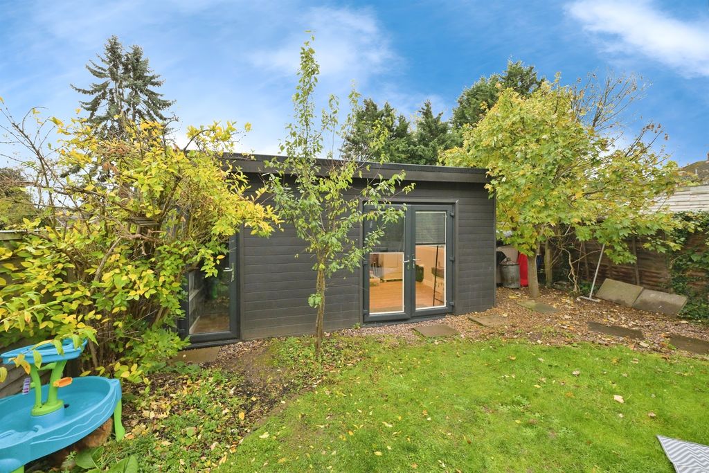 Property photo 3 of 16