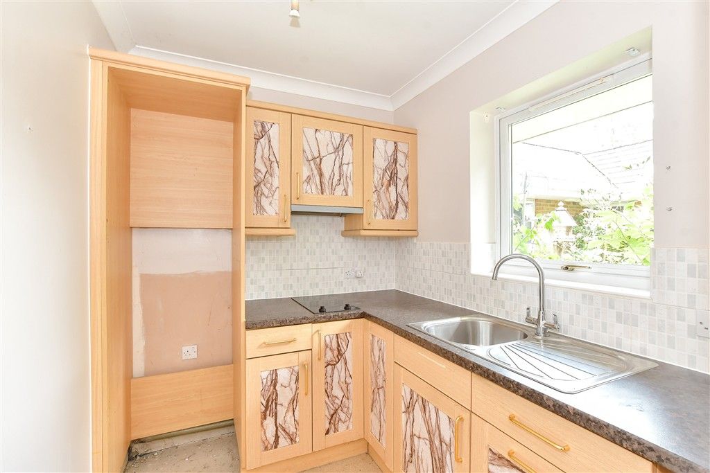 Property photo 3 of 4 Kitchen