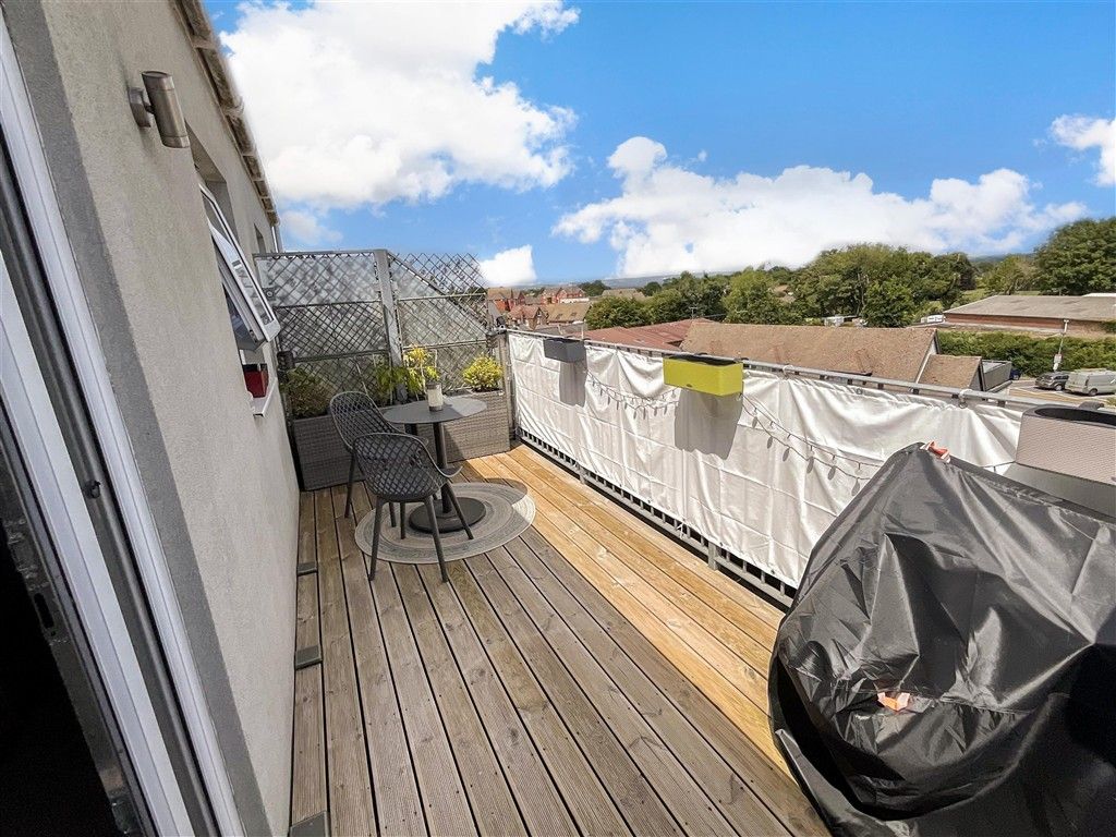 Property photo 2 of 10 Balcony