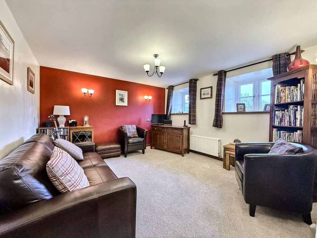 Property photo 3 of 18