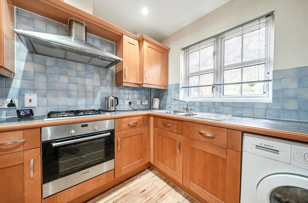 Property photo 3 of 20 1438001-8-69d7d41...