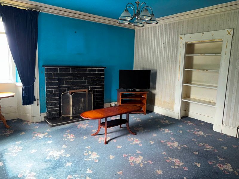 Property photo 3 of 43