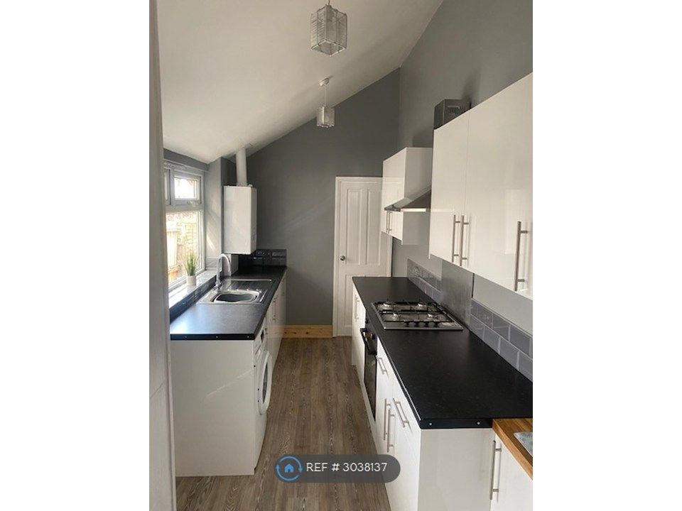 Property photo 1 of 14 Kitchen