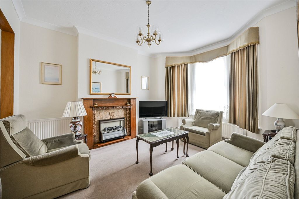 Property photo 3 of 18 Picture No. 02