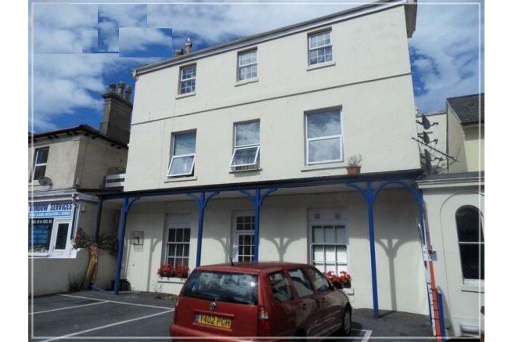 Property photo 1 of 3
