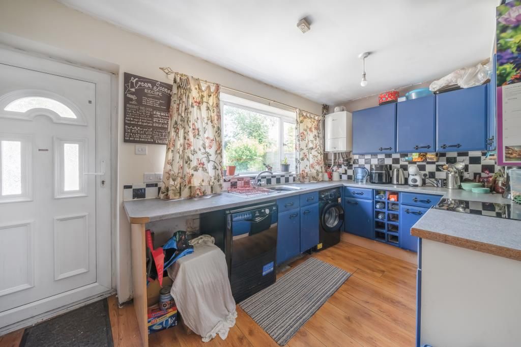 Property photo 2 of 21 Kitchen