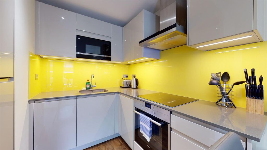 Property photo 3 of 13 62F622861Caec40014Cf3673_736E4d06E4693877B67d67112