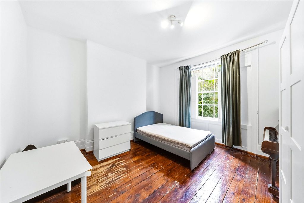 Property photo 3 of 11 Picture No. 02