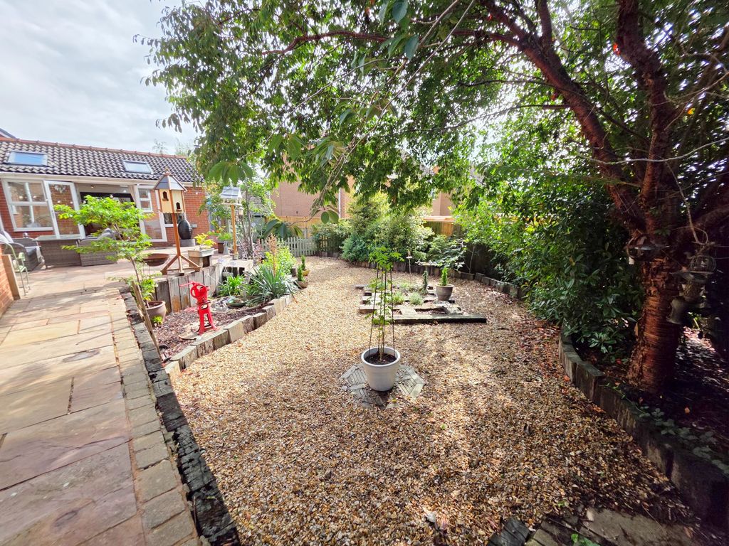 Property photo 2 of 32