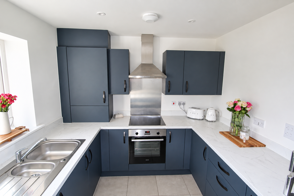 Property photo 3 of 13 Kitchen