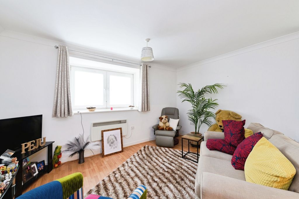 Property photo 3 of 14 Photo