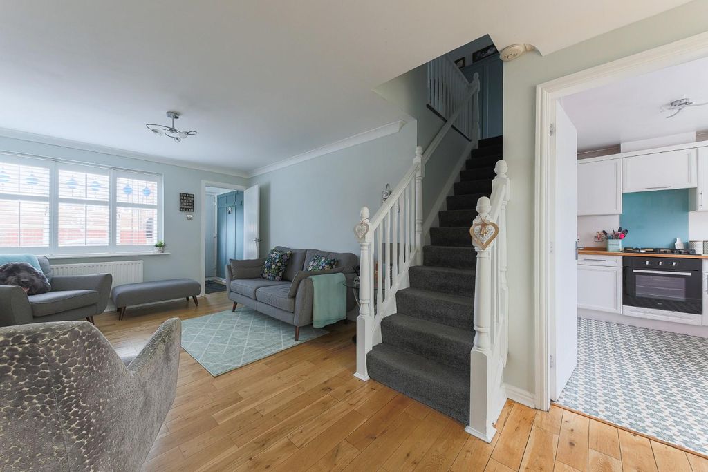 Property photo 3 of 19 Lounge.Jpg