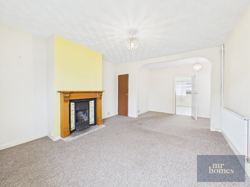 Property photo 2 of 28