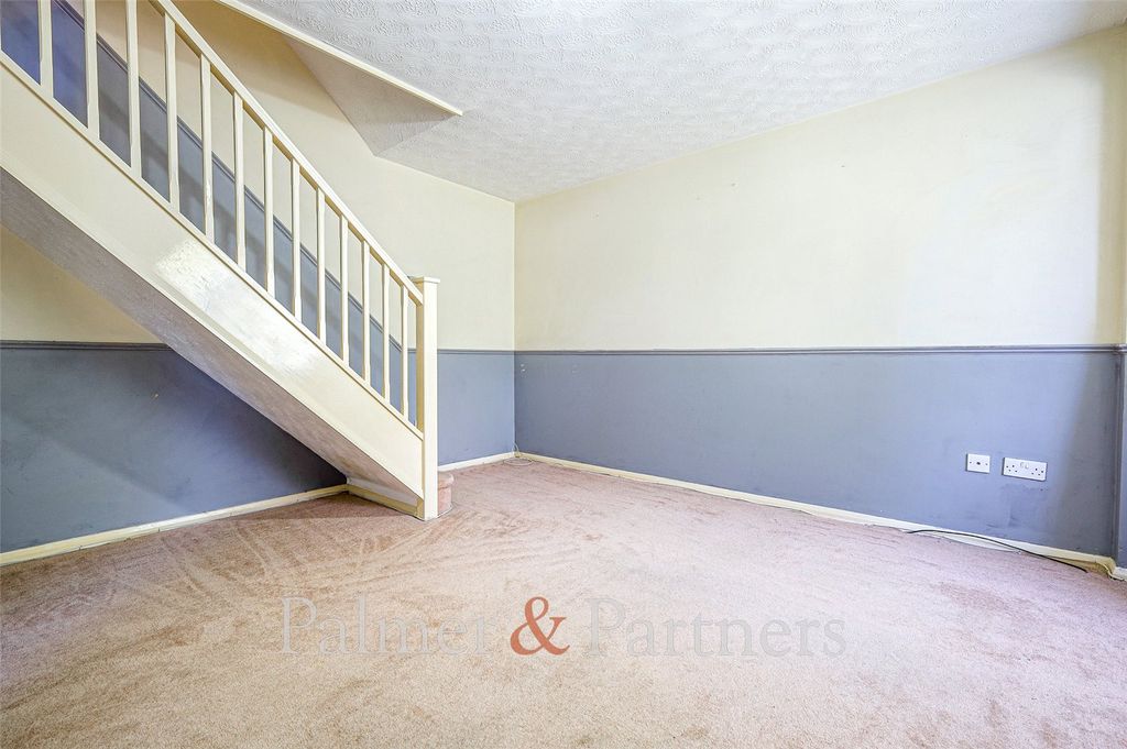 Property photo 2 of 8 Reception Room