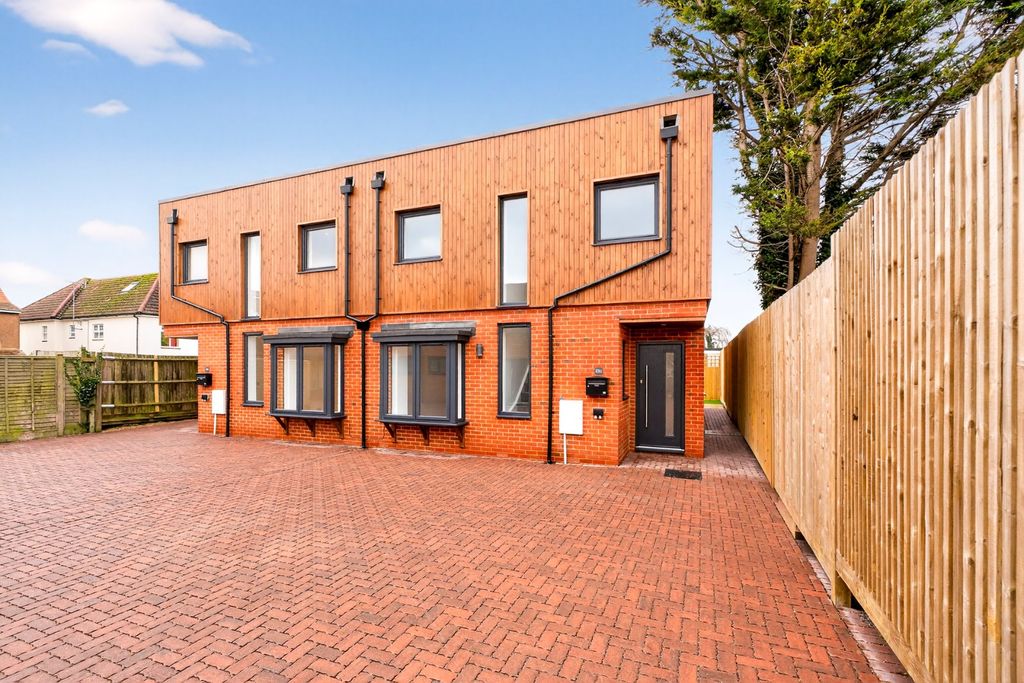 Property photo 1 of 18 Picture No. 15