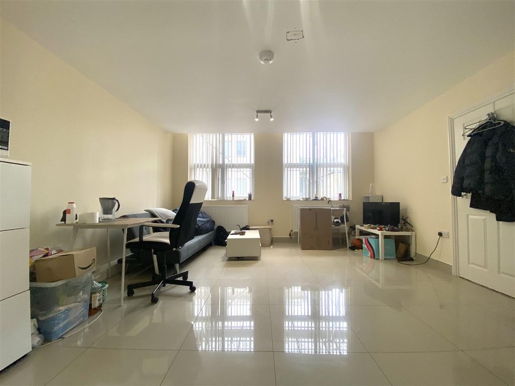 Property photo 1 of 7 Open Plan Shot