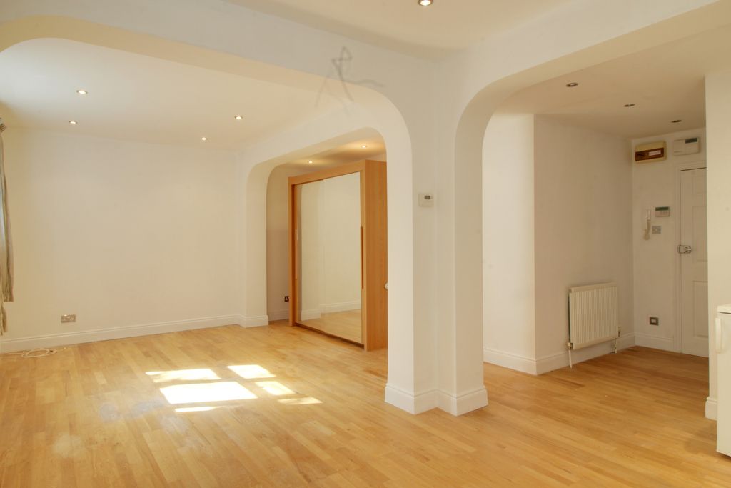 Property photo 3 of 5