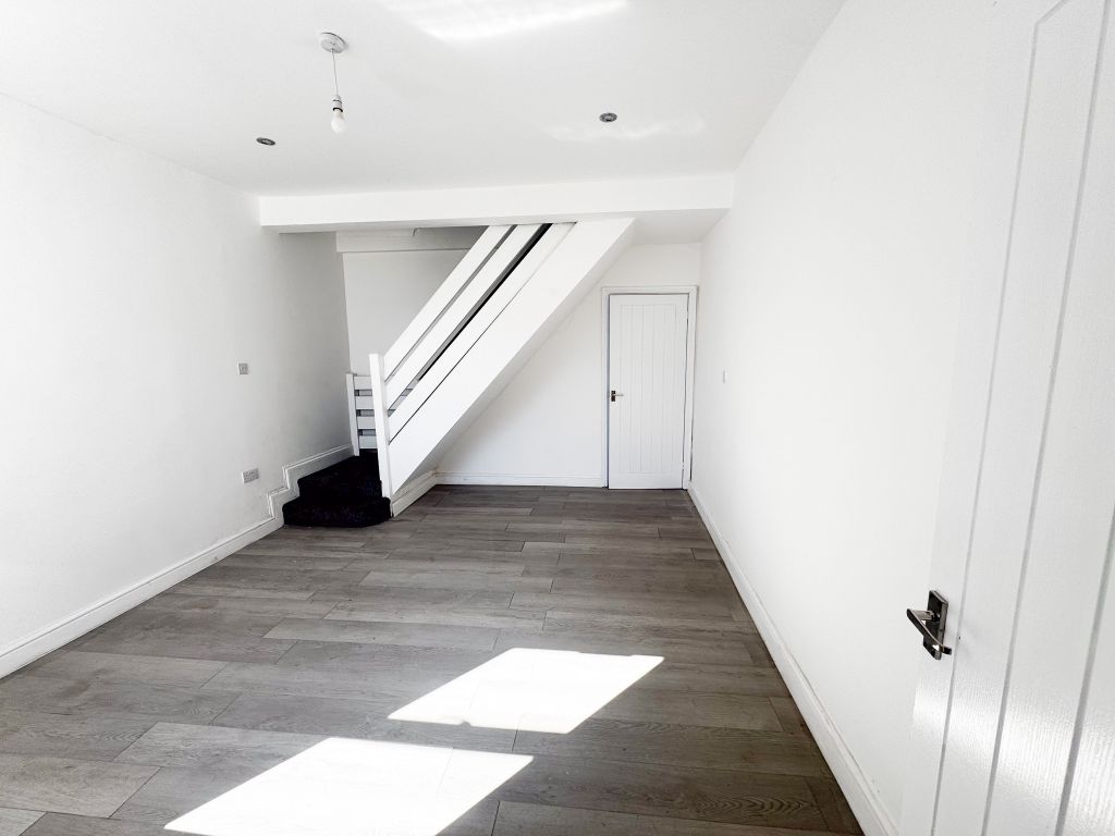 Property photo 2 of 10 Img_3451