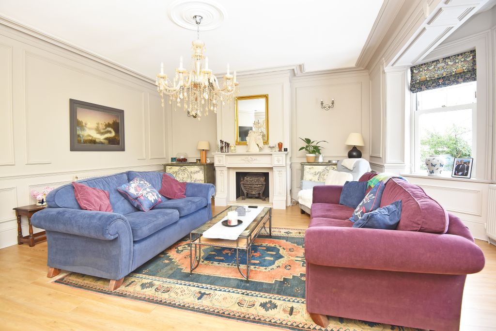 Property photo 2 of 17