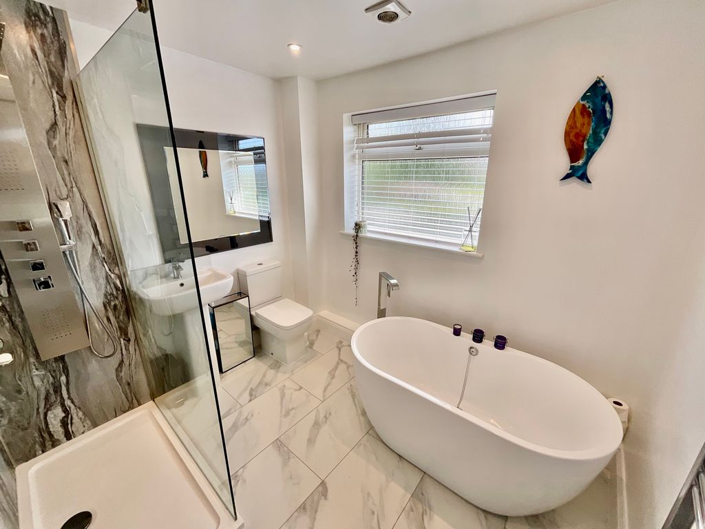Property photo 3 of 17 Shower Room