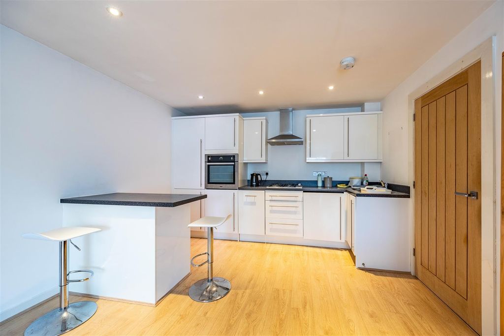 Property photo 3 of 13 Kitchen