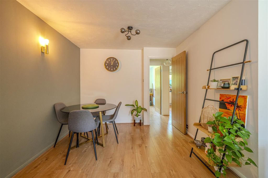 Property photo 3 of 13 Lounge/ Dining Room