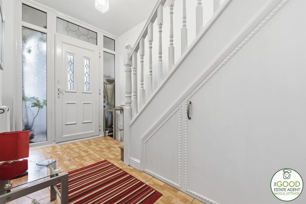 Property photo 2 of 31